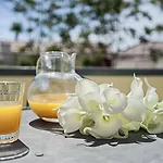Dear - Charming House Couette-café 4*